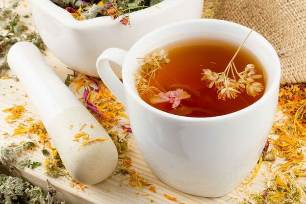 Decocción de herbas para a cistite